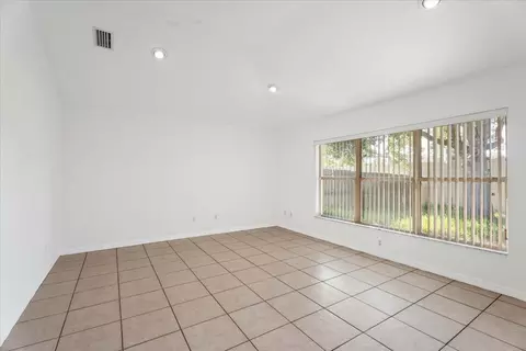 Living - 980 Windward Way, Saint Augustine, FL 32080 photo 2 of 2