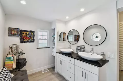 Bath - 509 Arricola Ave, Saint Augustine, FL 32080 photo 2 of 4