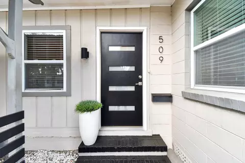 Entry Way - 509 Arricola Ave, Saint Augustine, FL 32080 photo 5 of 5