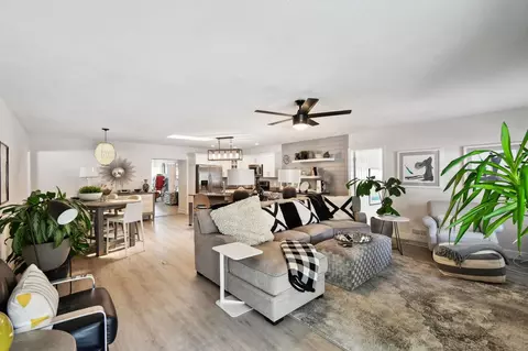 Living - 509 Arricola Ave, Saint Augustine, FL 32080 photo 2 of 6