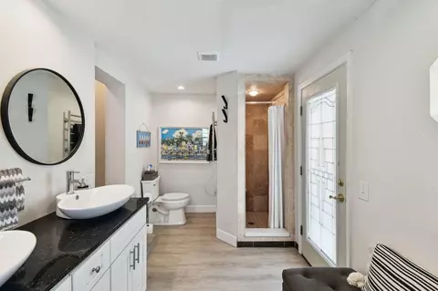 Bath - 509 Arricola Ave, Saint Augustine, FL 32080 photo 3 of 4