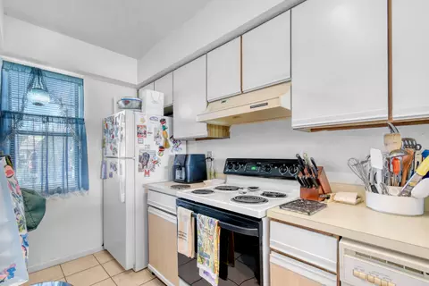 Kitchen - 343 Monika Pl, Saint Augustine, FL 32080 photo 2 of 2