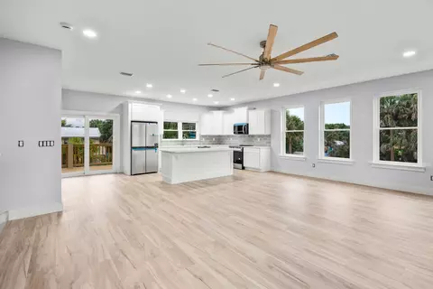 Living - 137 Ferrol Rd, Saint Augustine, FL 32084 photo 2 of 10