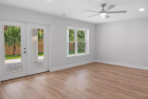 Living - 137 Ferrol Rd, Saint Augustine, FL 32084 photo 5 of 10