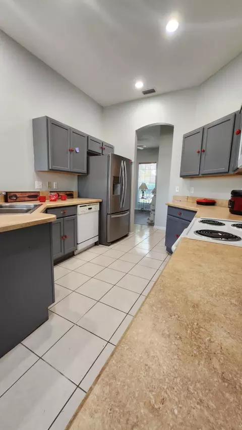 Kitchen - 708 Blackmoor Gate Ln, Saint Augustine, FL 32084 photo 2 of 3