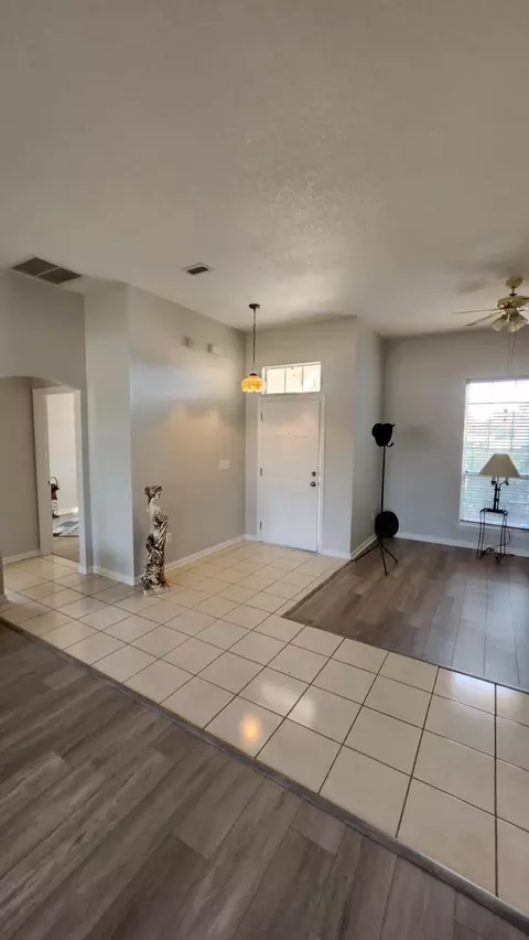 Entry Way - 708 Blackmoor Gate Ln, Saint Augustine, FL 32084 photo 1 of 7