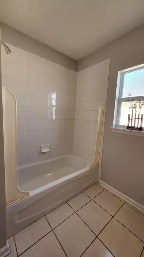 Bath - 708 Blackmoor Gate Ln, Saint Augustine, FL 32084 photo 7 of 9