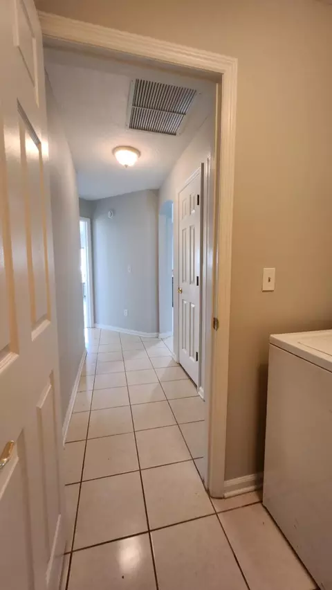 Entry Way - 708 Blackmoor Gate Ln, Saint Augustine, FL 32084 photo 5 of 7