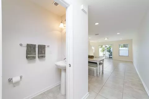 292 Islander Cir, Saint Augustine, FL 32080 photo 3