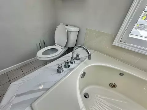 Bath - 104 Falcon Rd, Saint Augustine, FL 32086 photo 5 of 10