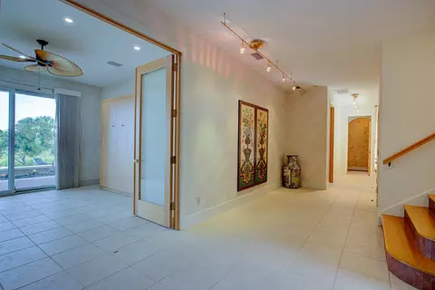 Entry Way - 4 Oceanside Dr, Saint Augustine Beach, FL 32080 photo 3 of 6