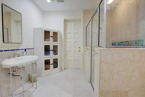 Bath - 4 Oceanside Dr, Saint Augustine Beach, FL 32080 photo 9 of 15