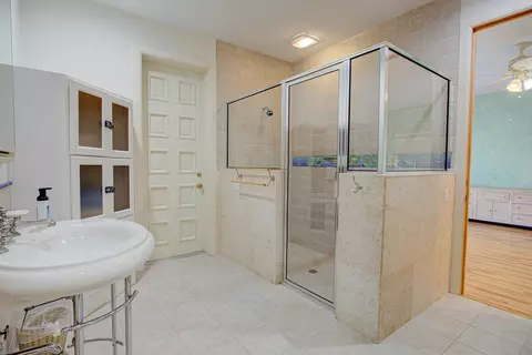 Bath - 4 Oceanside Dr, Saint Augustine Beach, FL 32080 photo 8 of 15