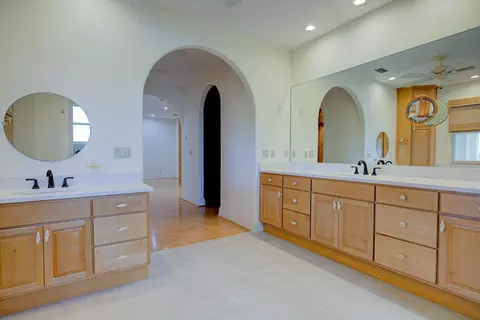 Bath - 4 Oceanside Dr, Saint Augustine Beach, FL 32080 photo 6 of 15