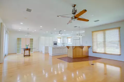 Living - 4 Oceanside Dr, Saint Augustine Beach, FL 32080 photo 4 of 7