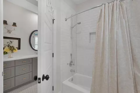 Bath - 111 Senora Ct, Saint Augustine, FL 32095 photo 8 of 10