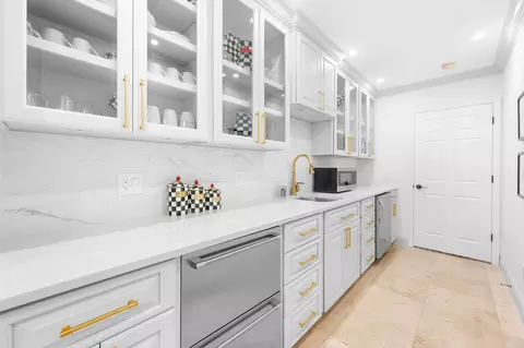 Kitchen - 248 Marshside Dr, Saint Augustine, FL 32080 photo 5 of 6