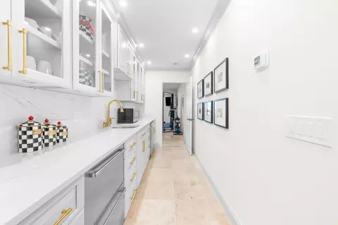 Entry Way - 248 Marshside Dr, Saint Augustine, FL 32080 photo 4 of 5