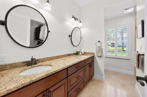 Bath - 248 Marshside Dr, Saint Augustine, FL 32080 photo 6 of 9