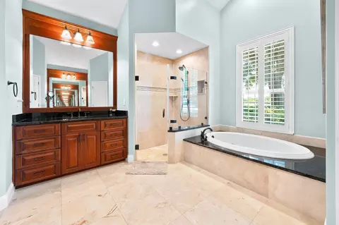 Bath - 248 Marshside Dr, Saint Augustine, FL 32080 photo 3 of 9