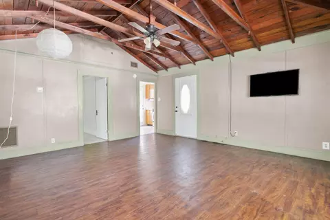 Living - 31 33 Magnolia Dr, Saint Augustine, FL 32080 photo 4 of 5