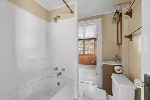 Bath - 31 33 Magnolia Dr, Saint Augustine, FL 32080 photo 3 of 4