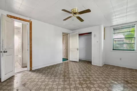 Bedroom - 31 33 Magnolia Dr, Saint Augustine, FL 32080 photo 5 of 10