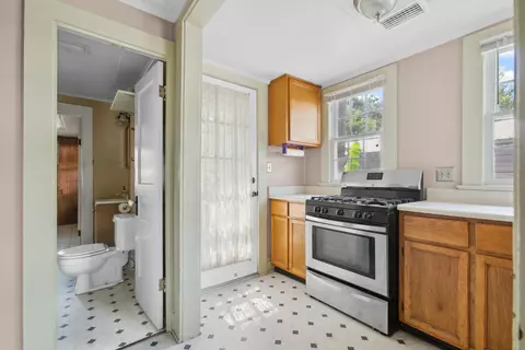 Entry Way - 31 33 Magnolia Dr, Saint Augustine, FL 32080 photo 2 of 3