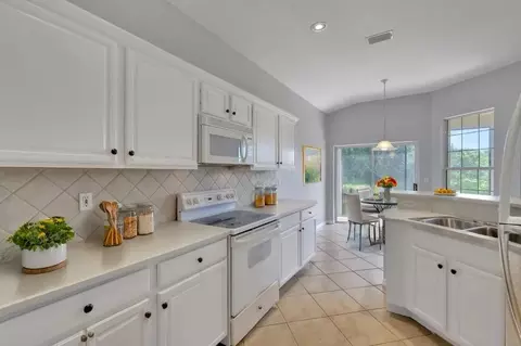 Kitchen - 644 Casa Fuerta Ln, Saint Augustine, FL 32080 photo 1 of 1
