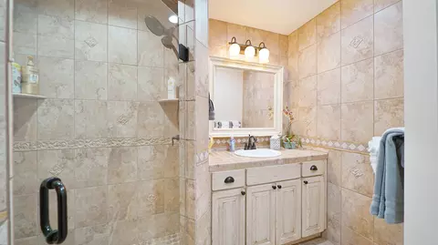 Bath - 918 Shore Dr, Saint Augustine, FL 32086 photo 2 of 10