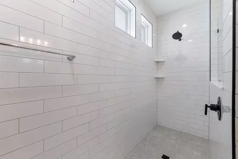 Bath - 233 Yorkshire Dr, Saint Augustine, FL 32092 photo 2 of 7