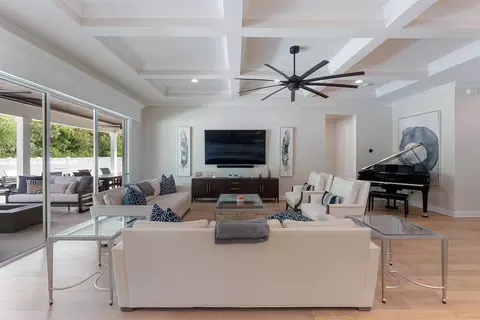 Living - 233 Yorkshire Dr, Saint Augustine, FL 32092 photo 4 of 5