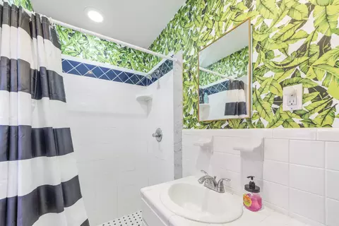 Bath - 26 Rio Vista Dr, Saint Augustine, FL 32084 photo 4 of 4