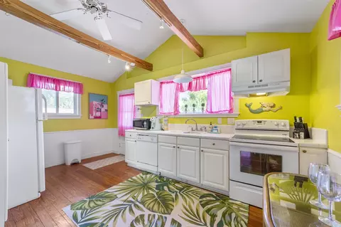 Kitchen - 26 Rio Vista Dr, Saint Augustine, FL 32084 photo 6 of 9