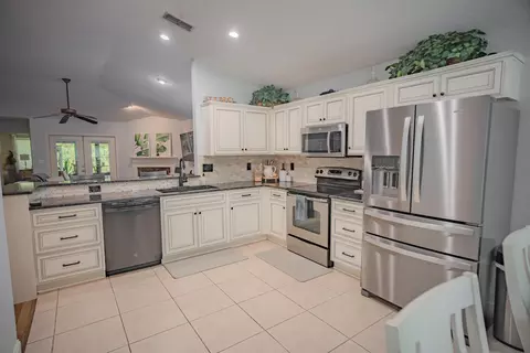 244 Southlake Dr, Saint Augustine, FL 32092 photo 3