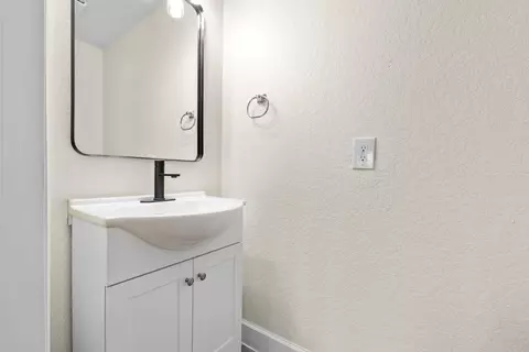 Bath - 620 Shores Blvd, Saint Augustine, FL 32086 photo 1 of 7
