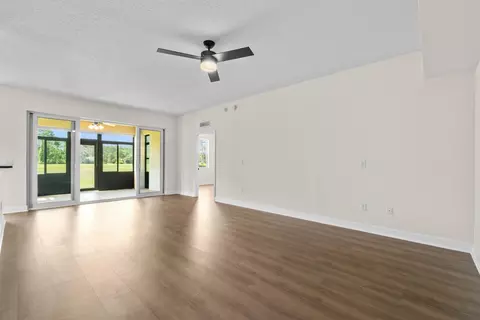 Living - 620 Shores Blvd, Saint Augustine, FL 32086 photo 1 of 10