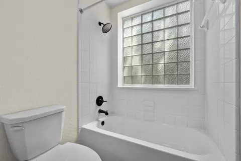 Bath - 620 Shores Blvd, Saint Augustine, FL 32086 photo 7 of 7