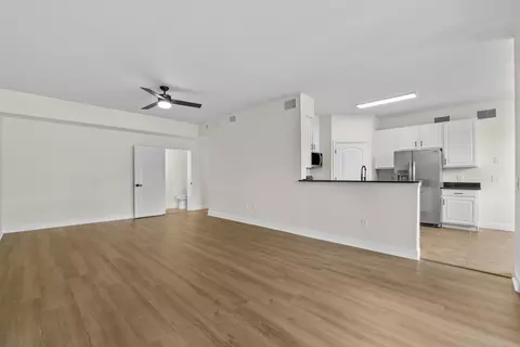 Living - 620 Shores Blvd, Saint Augustine, FL 32086 photo 6 of 10