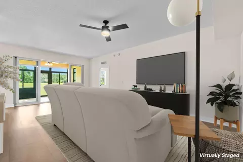 Living - 620 Shores Blvd, Saint Augustine, FL 32086 photo 2 of 10