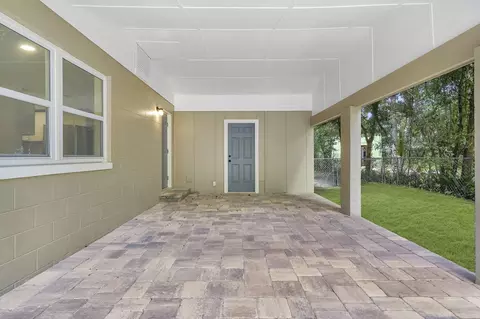 Exterior - 13 Oak St, Saint Augustine, FL 32084 photo 4 of 9