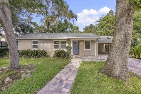 Exterior - 13 Oak St, Saint Augustine, FL 32084 photo 2 of 9