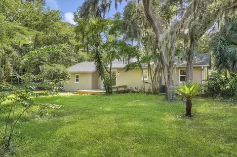 Exterior - 13 Oak St, Saint Augustine, FL 32084 photo 8 of 9