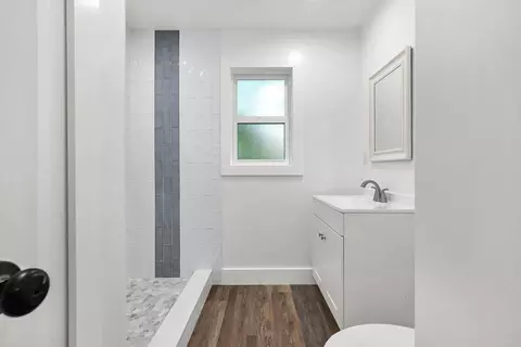Bath - 13 Oak St, Saint Augustine, FL 32084 photo 1 of 2