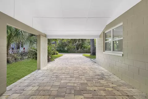 Exterior - 13 Oak St, Saint Augustine, FL 32084 photo 3 of 9
