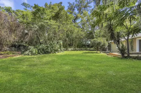 Exterior - 13 Oak St, Saint Augustine, FL 32084 photo 7 of 9