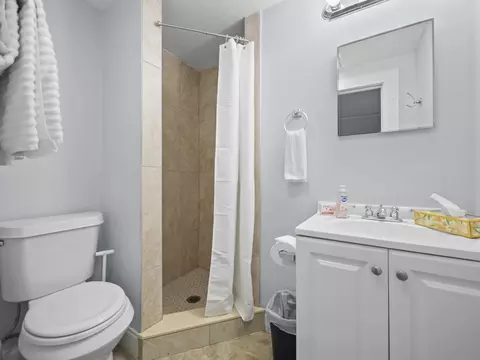 Bath - 6 South St, Saint Augustine, FL 32084 photo 2 of 2