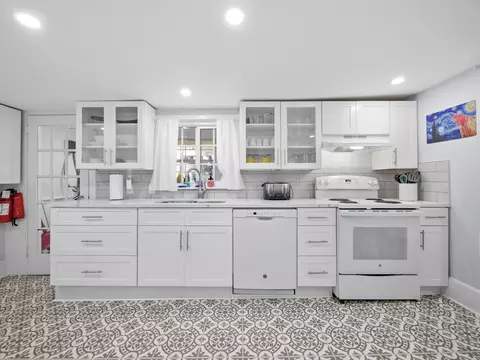 Kitchen - 6 South St, Saint Augustine, FL 32084 photo 2 of 4