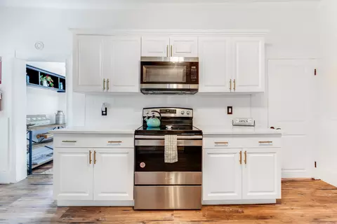 Kitchen - 20 Davis St, Saint Augustine, FL 32084 photo 4 of 5