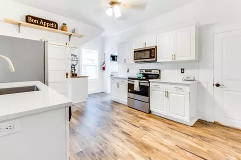 Kitchen - 20 Davis St, Saint Augustine, FL 32084 photo 2 of 5